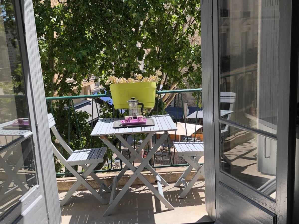 Appartement De Charme Avignon Centre Historique Terrasse Et Balcon Place Pie Exterior photo